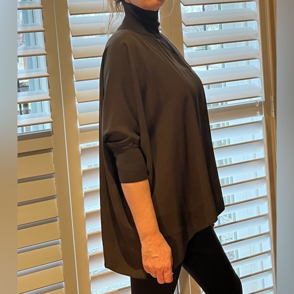 Aritzia Hamish Dolmon Olive Green
Babaton Top EUC - Picture 7 of 10